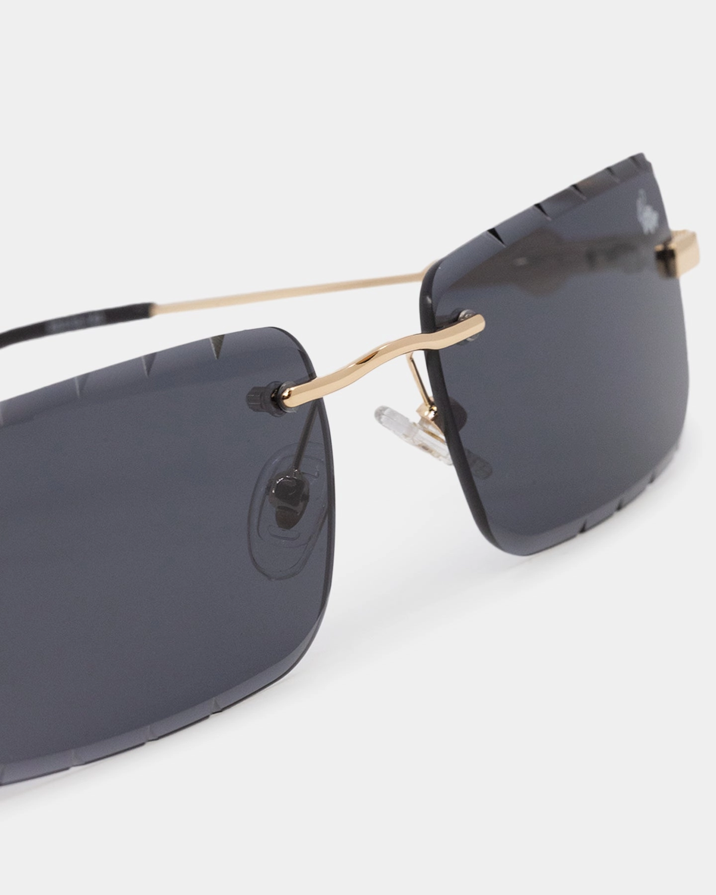 Belvoir & Co Diamond Cut Hampton Sunglasses Black/Gold