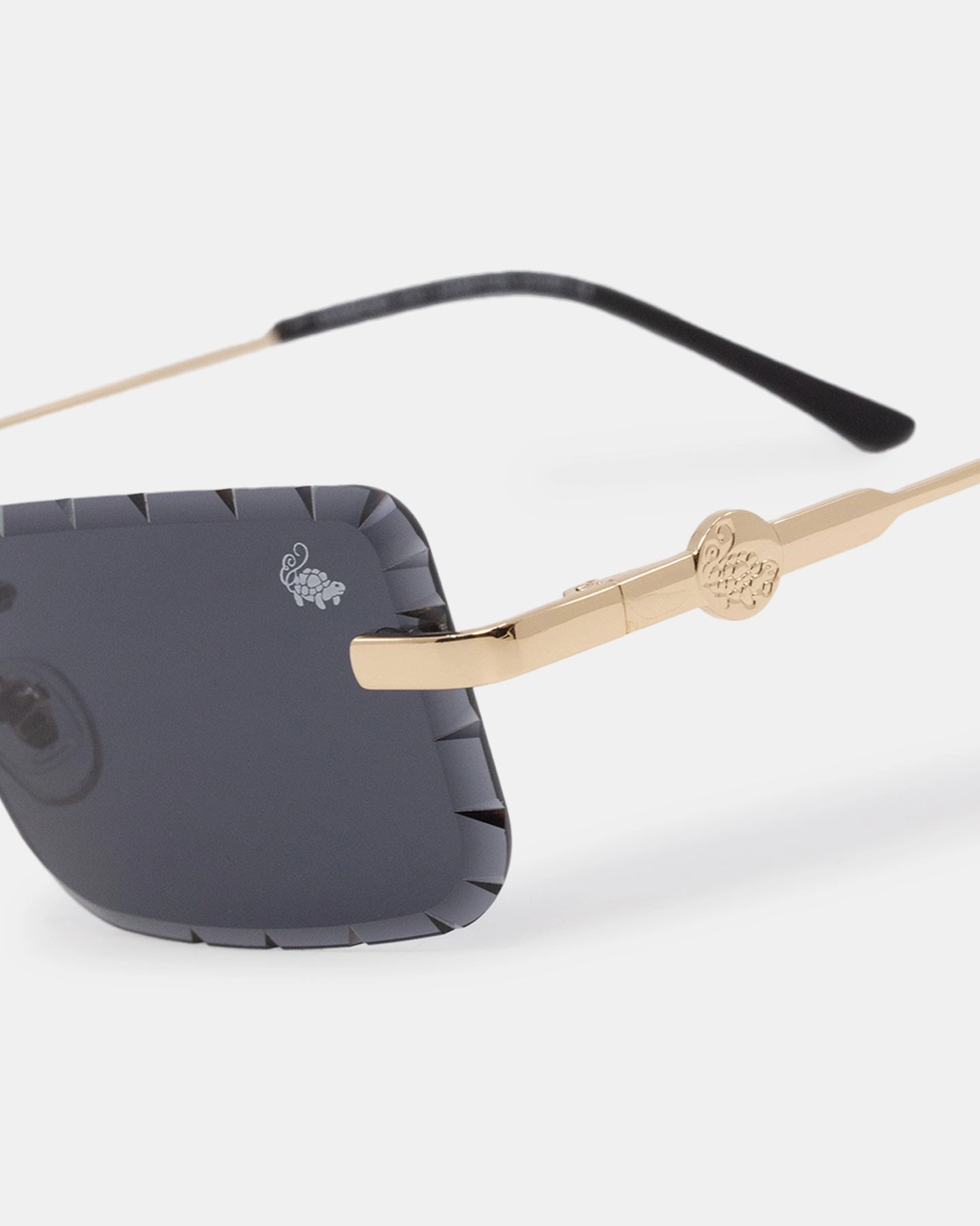 Belvoir & Co Diamond Cut Hampton Sunglasses Black/Gold
