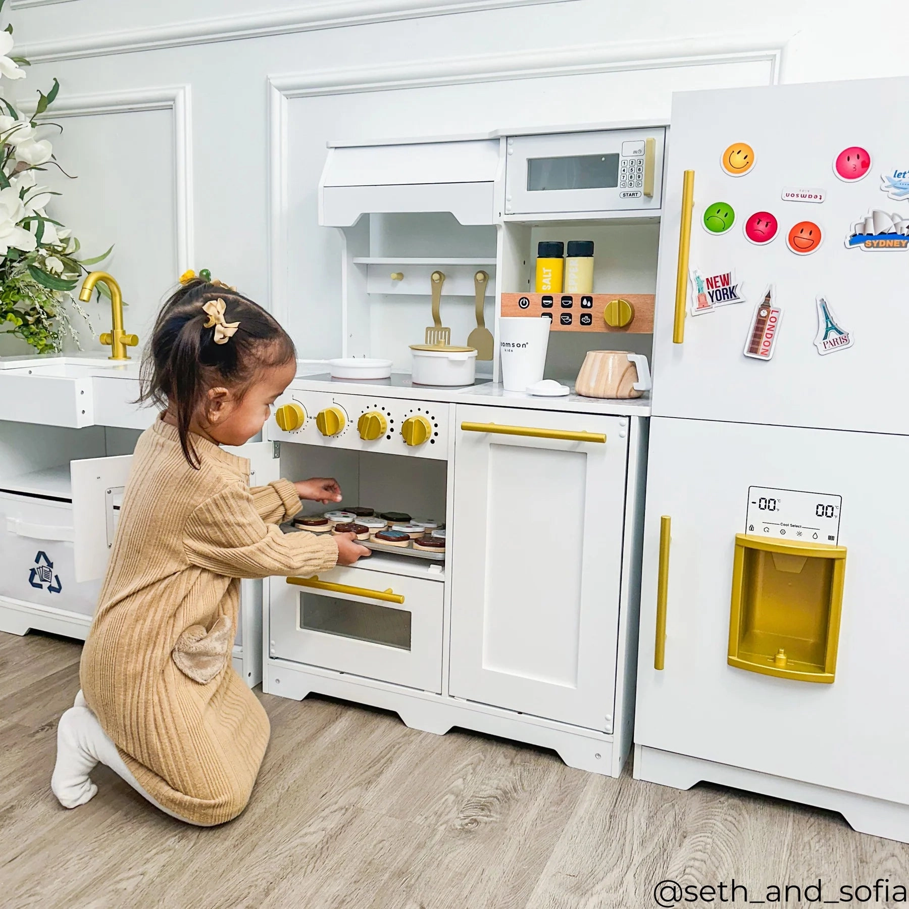LITTLE CHEF ATLANTA LARGE MODULAR PLAY KITCHEN - WHITE/GOLD