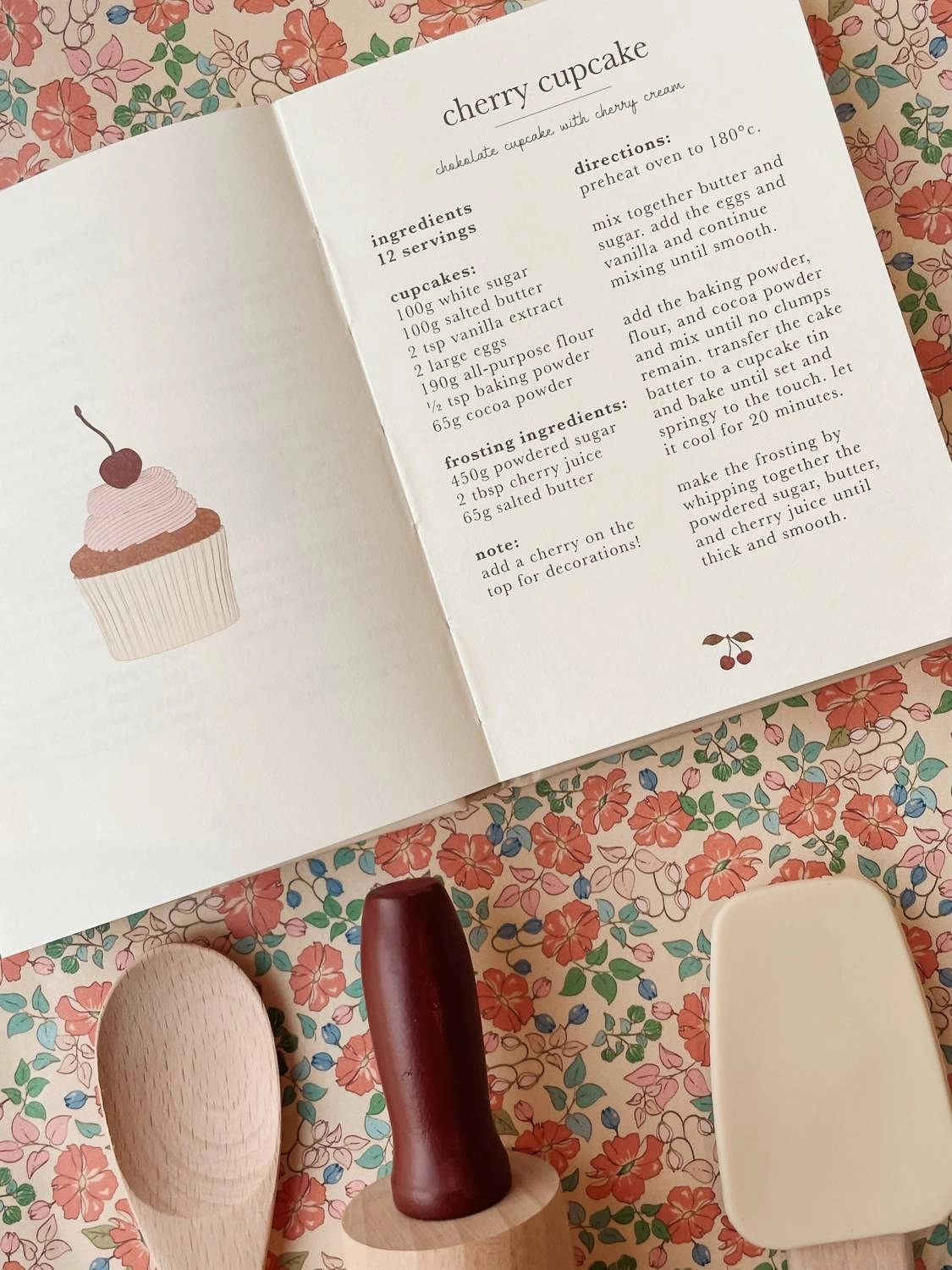 Madeleine Baking Set In Brown
